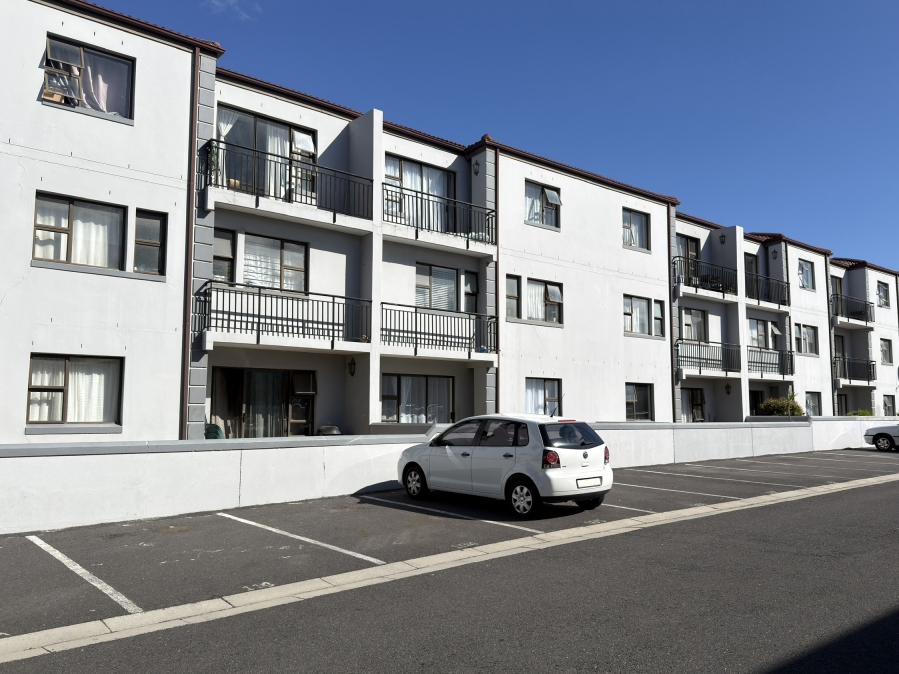 1 Bedroom Property for Sale in Parklands Western Cape
